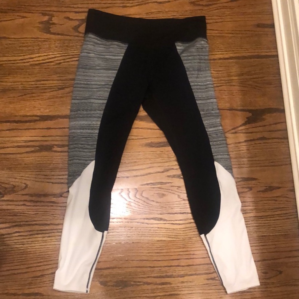 Black & White Chaturanga Leggings